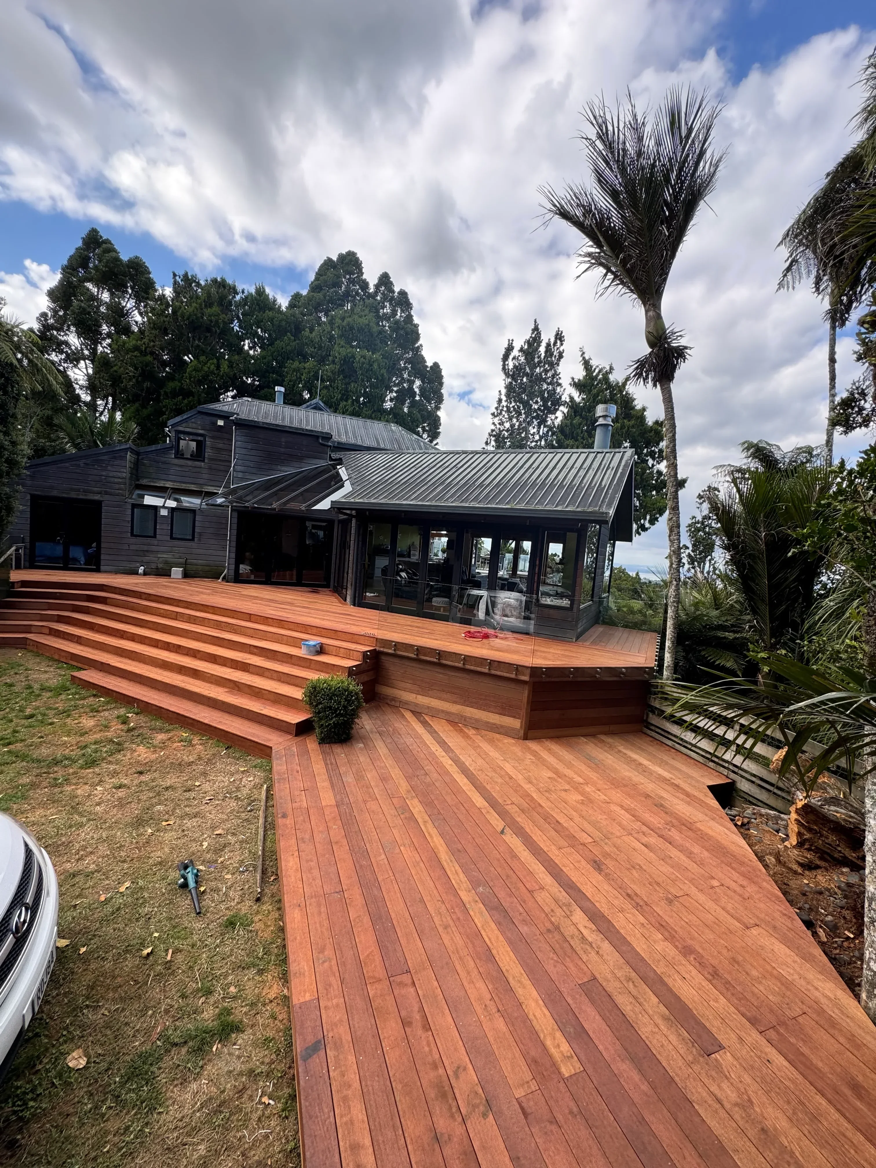 Elevated timber deck with balustrade built by O'Neill Construction